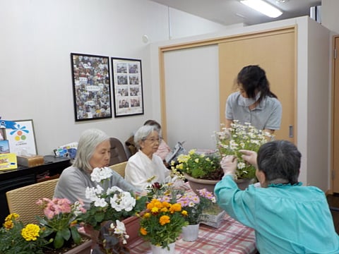 皆さんと植え替えました♪