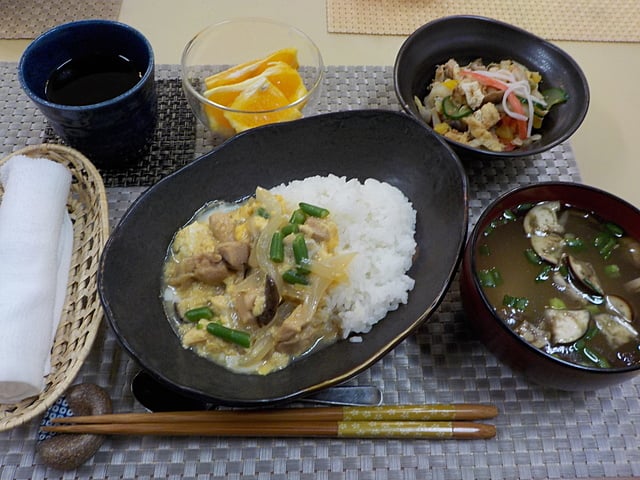 だんち特製、ふわトロ親子丼です！