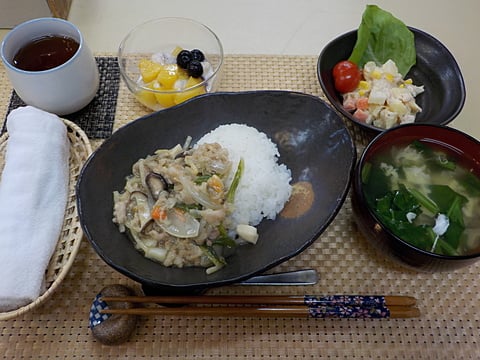 だんち特製、海鮮八宝菜丼！