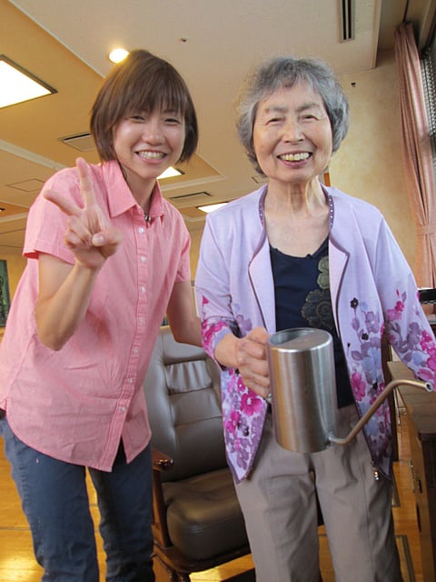 園芸コーナーで職員神谷とパチリ！